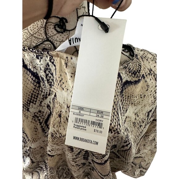 BB DAKOTA Snake Print Wrap Top Sz Small NEW - Picture 5 of 6